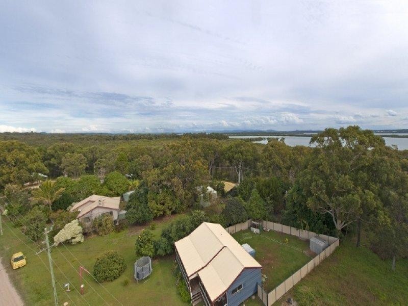 7-15 Charles Tce, Macleay Island QLD 4184