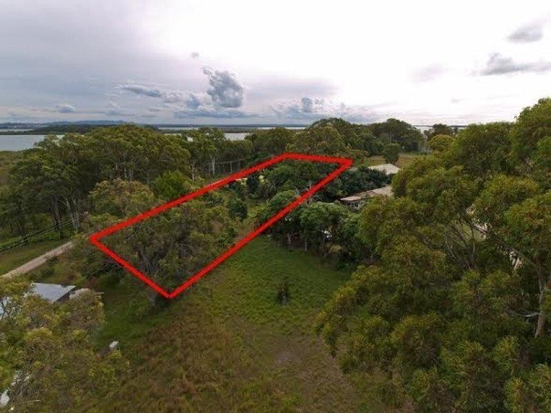 7-15 Charles Tce, Macleay Island QLD 4184