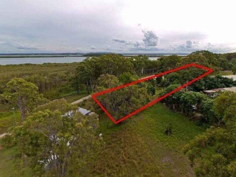 7-15 Charles Tce, Macleay Island QLD 4184
