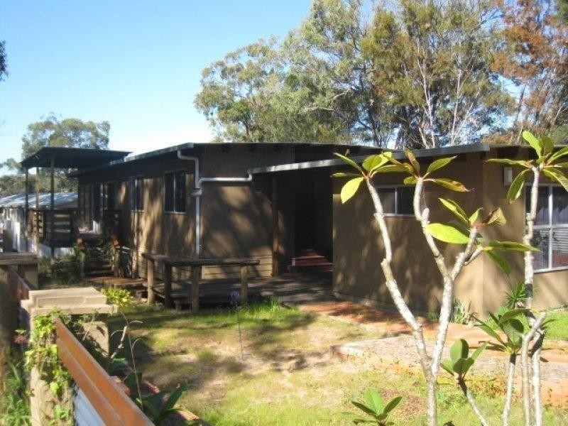 18 Doverton Drive, Russell Island QLD 4184