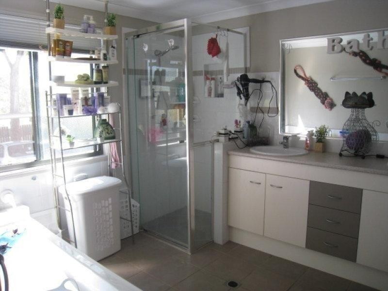 9 Kings Road, Russell Island QLD 4184