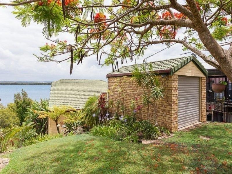 42 Mark Rd, Russell Island QLD 4184