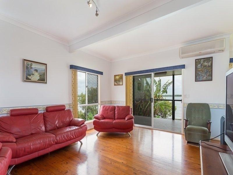 42 Mark Rd, Russell Island QLD 4184