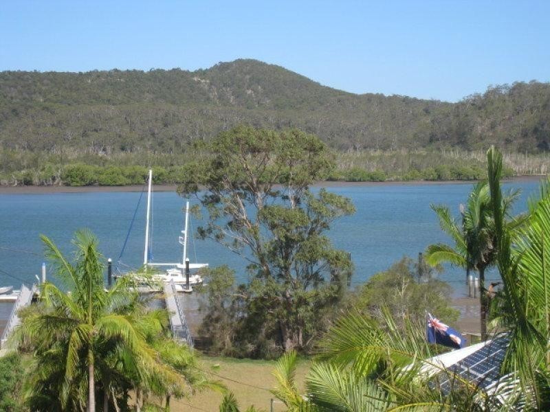 15 Island View Rd, Russell Island QLD 4184