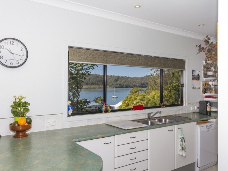 15 Island View Rd, Russell Island QLD 4184