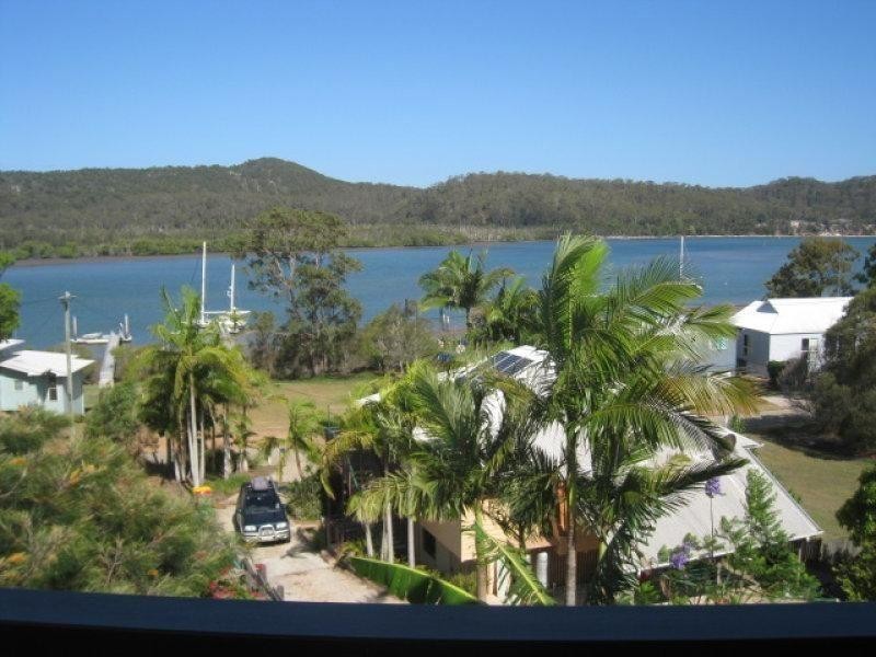15 Island View Rd, Russell Island QLD 4184