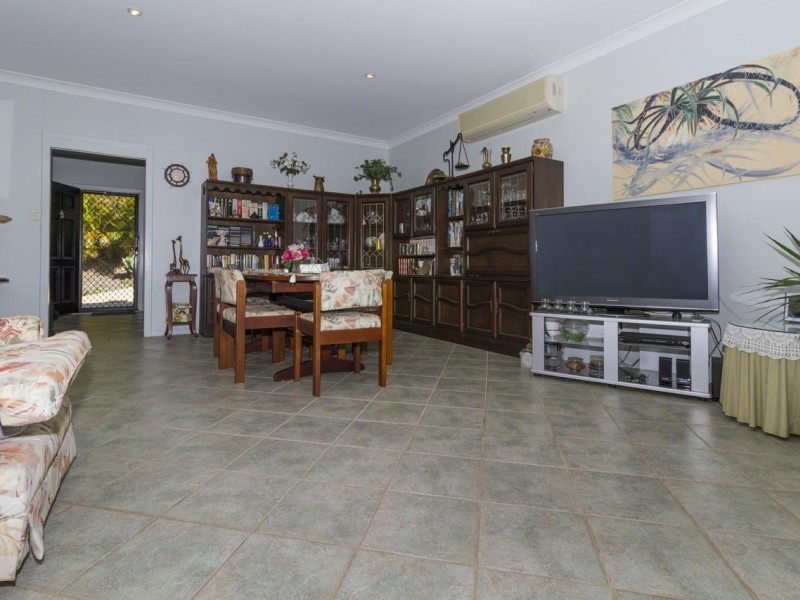 15 Island View Rd, Russell Island QLD 4184