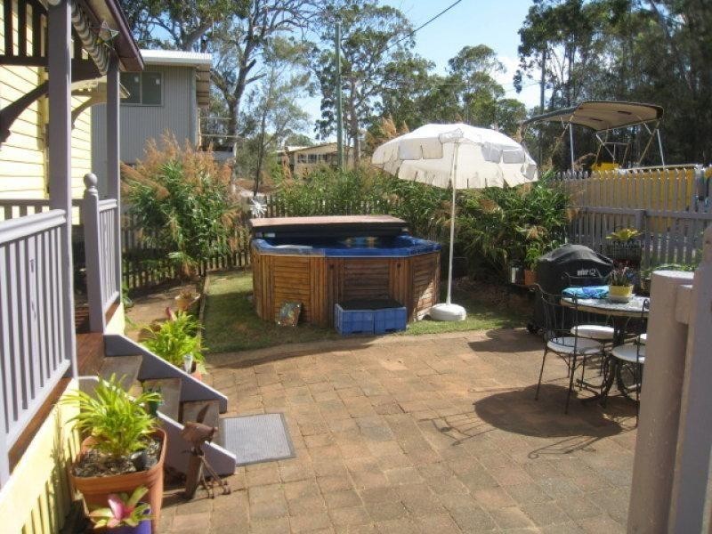 4 Leichhardt Tce, Russell Island QLD 4184