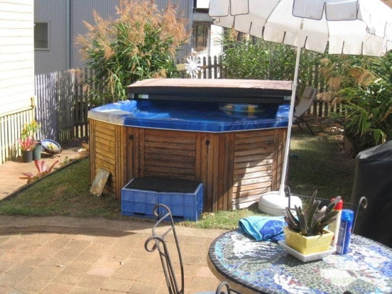 4 Leichhardt Tce, Russell Island QLD 4184