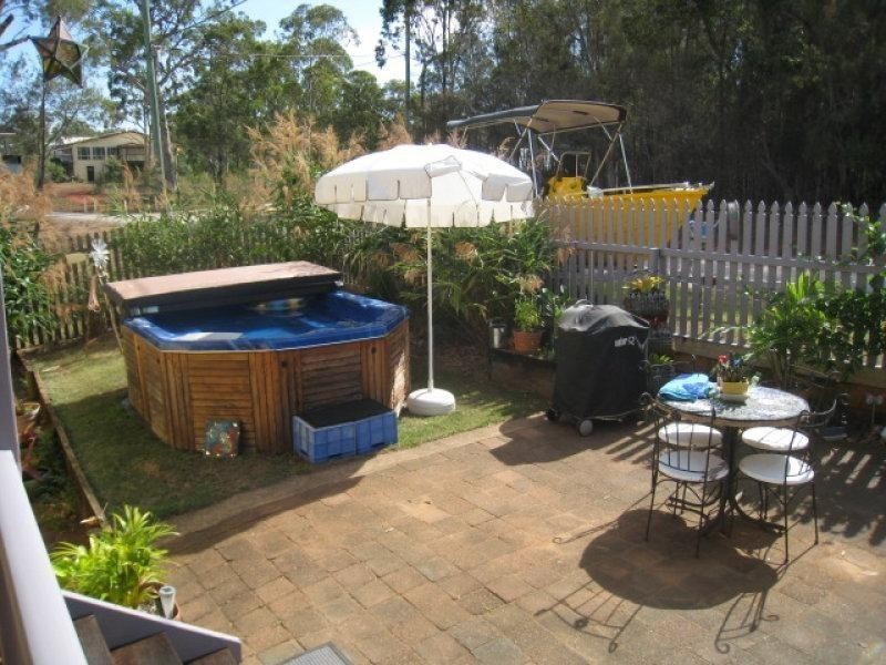 4 Leichhardt Tce, Russell Island QLD 4184