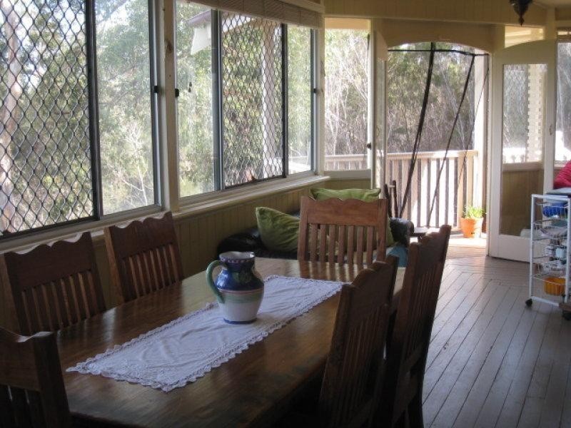 4 Leichhardt Tce, Russell Island QLD 4184