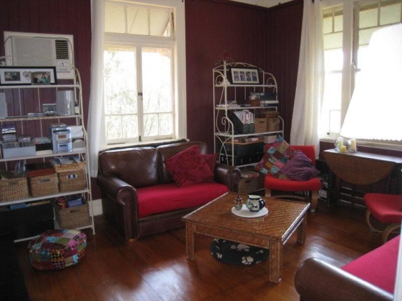 4 Leichhardt Tce, Russell Island QLD 4184