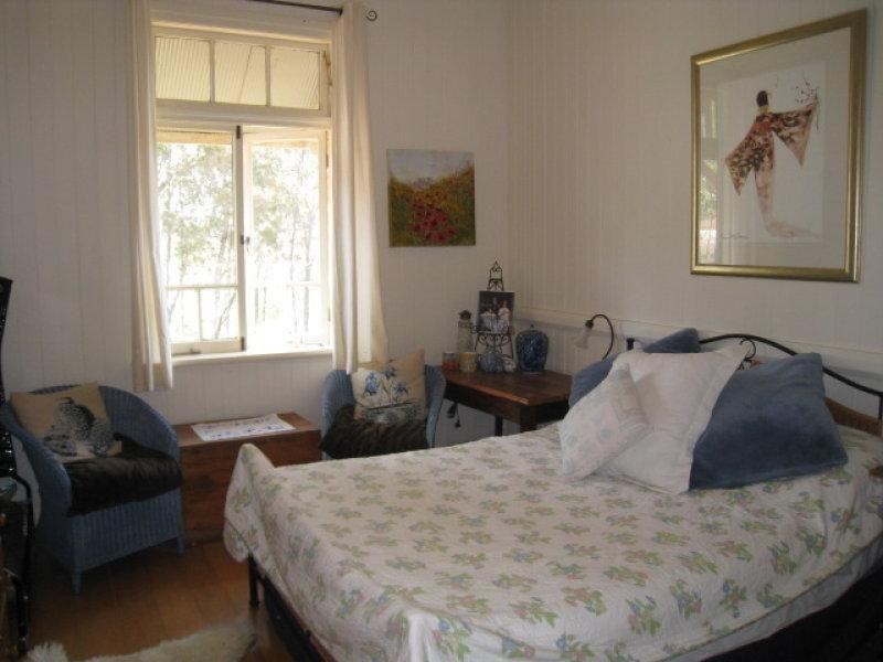 4 Leichhardt Tce, Russell Island QLD 4184