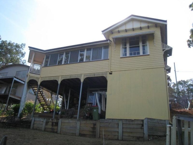 4 Leichhardt Tce, Russell Island QLD 4184