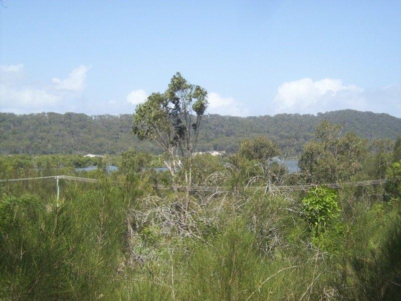 8 Crescent Drive, Russell Island QLD 4184