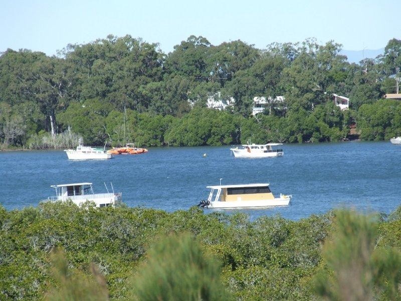 10 Emita Street, Macleay Island QLD 4184