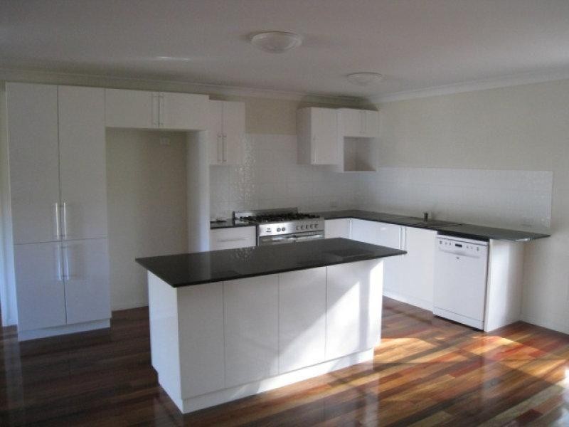 11 Saturn Street, Russell Island QLD 4184