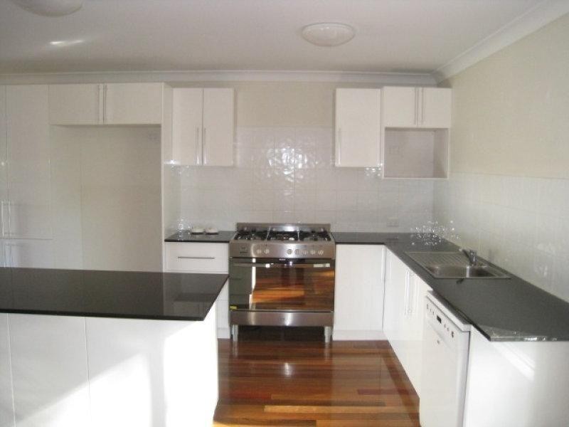 11 Saturn Street, Russell Island QLD 4184