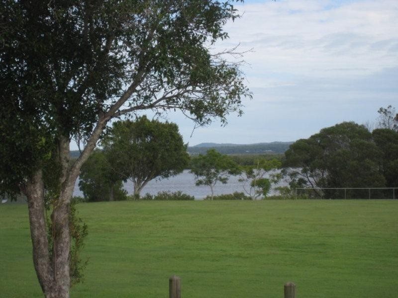 8 Beth Street, Russell Island QLD 4184