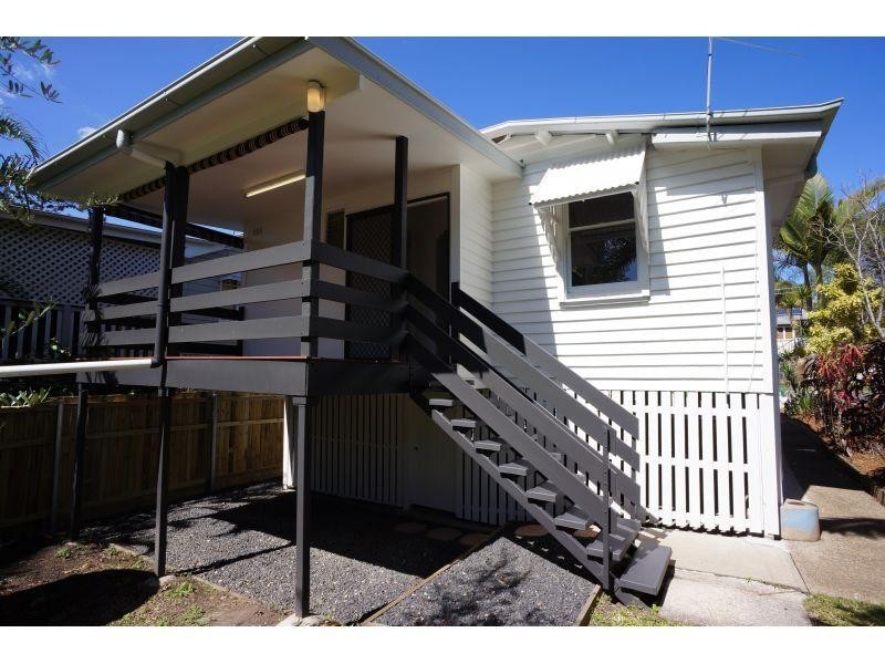 19 Rowsley Street, Greenslopes QLD 4120