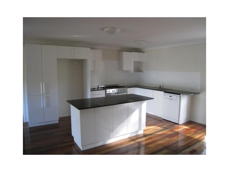 11 Saturn Street, Russell Island QLD 4184