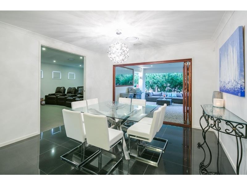 15 Hoskins Drive, Wellington Point QLD 4160