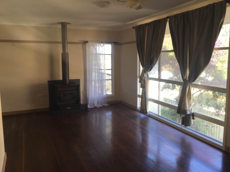 4 Seaview St, Russell Island QLD 4184