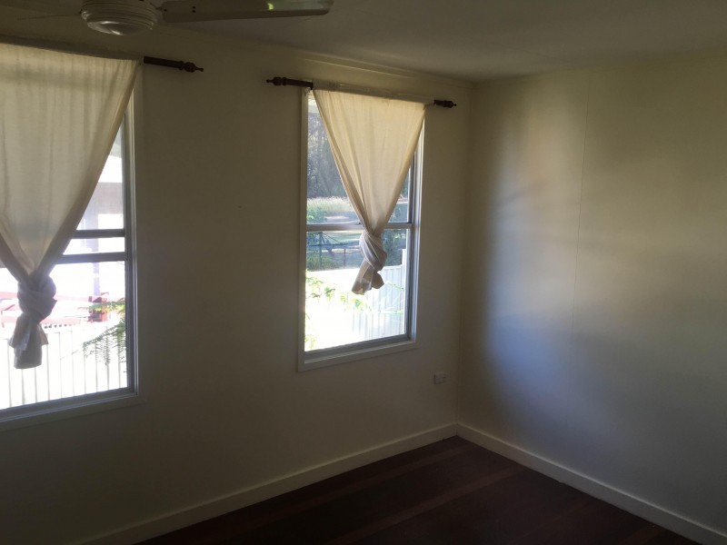 4 Seaview St, Russell Island QLD 4184