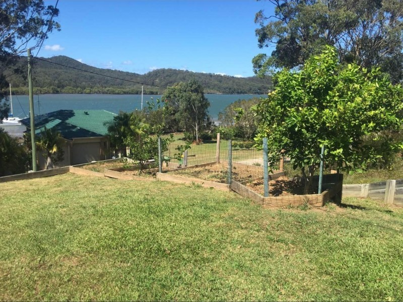 68 Wahine Drive, Russell Island QLD 4184