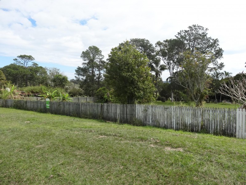 15-17 Canaipa Point Drive, Russell Island QLD 4184