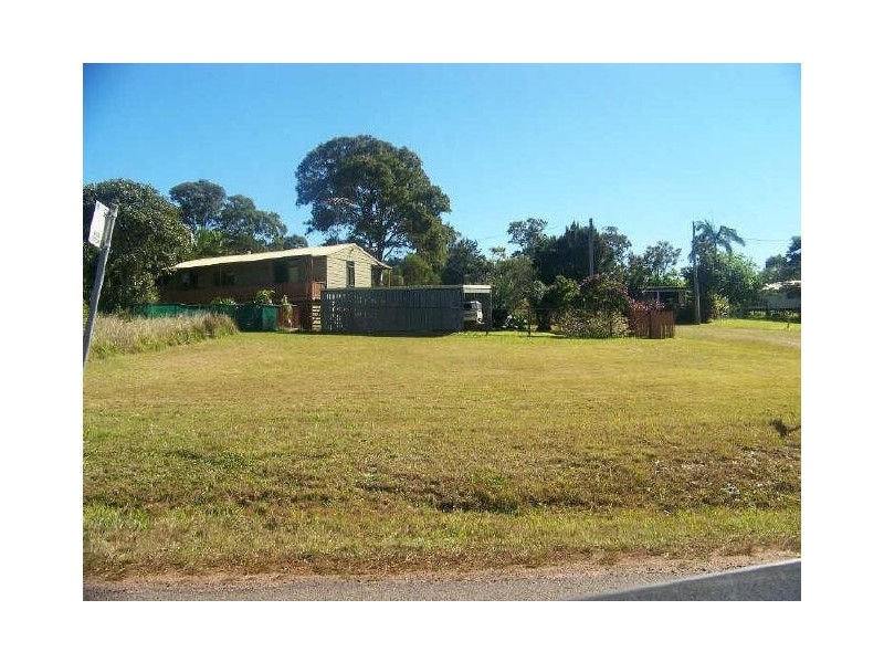 111 Canaipa Point Dr, Russell Island QLD 4184