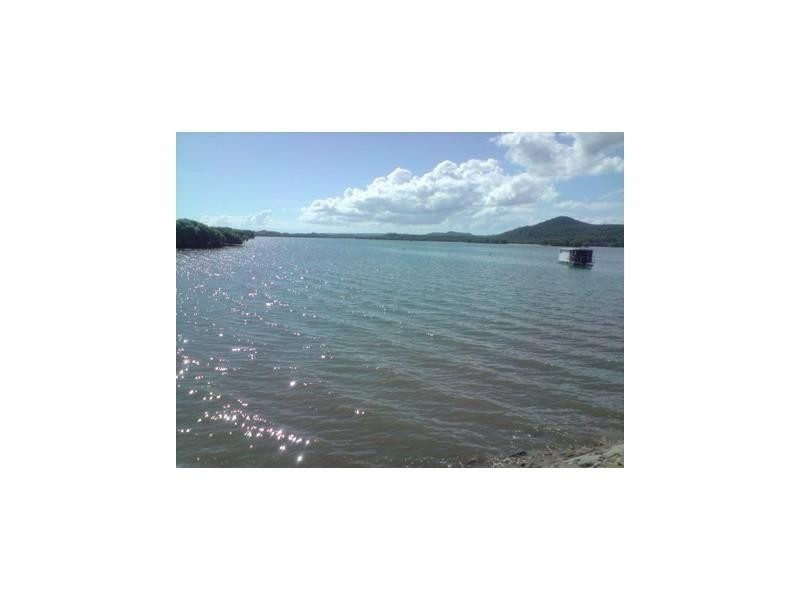 27 Scenic Drive, Russell Island QLD 4184