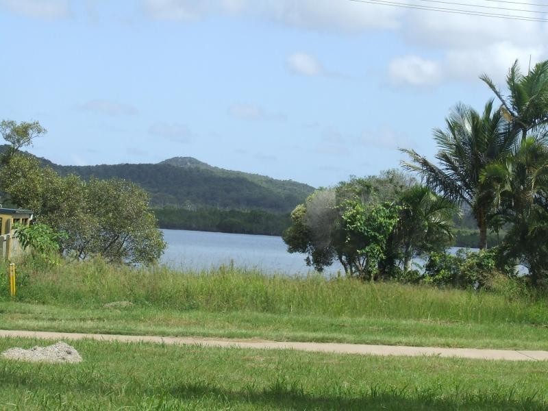 37 Zephyr Street, Russell Island QLD 4184