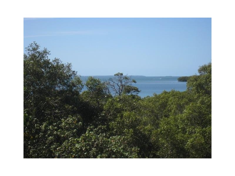 5 PLAYER CT., Russell Island QLD 4184