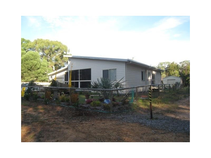 24  LITTLE COVE RD., Russell Island QLD 4184