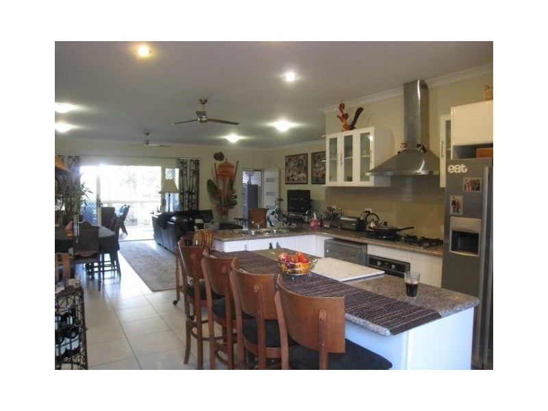 24  LITTLE COVE RD., Russell Island QLD 4184