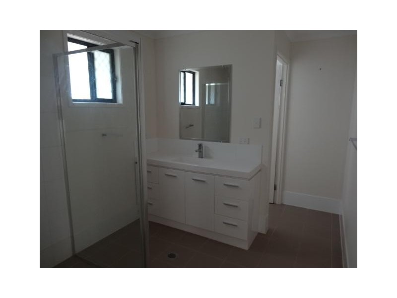 9 LAUREL STREET, Russell Island QLD 4184