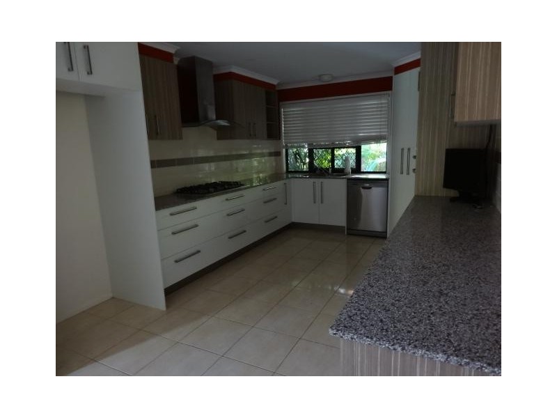 9 LAUREL STREET, Russell Island QLD 4184