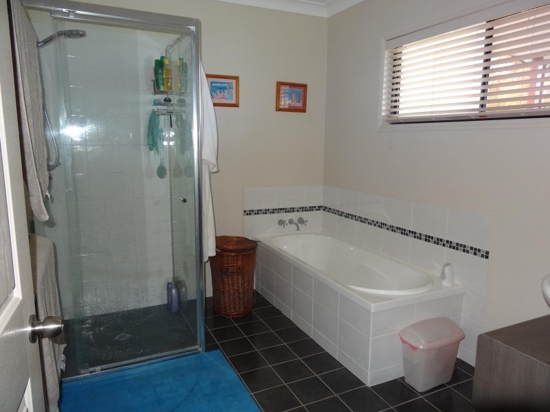 10 Bay Drive, Russell Island QLD 4184
