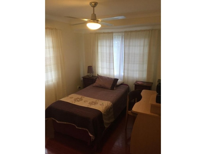 4 BENAUD STREET, Russell Island QLD 4184