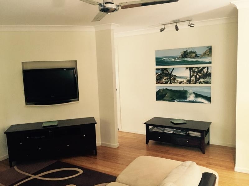 4 BENAUD STREET, Russell Island QLD 4184