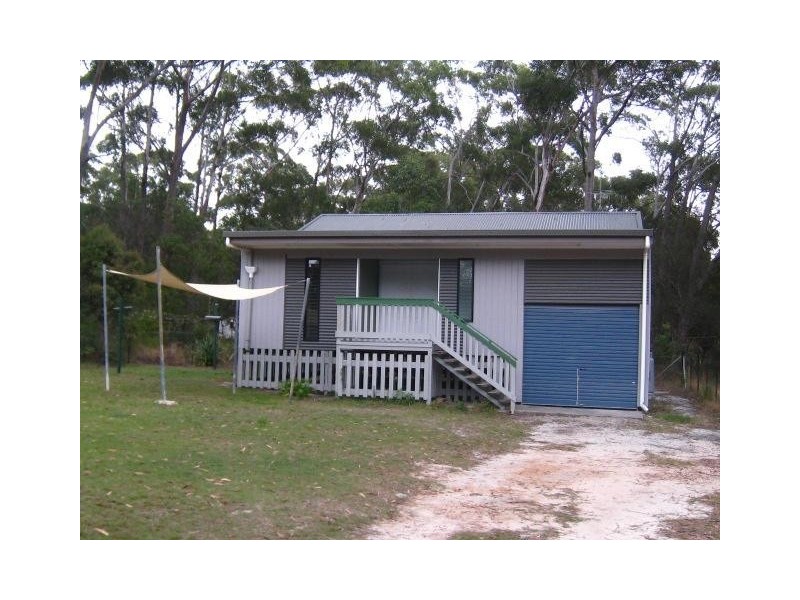 202 CENTRE RD, Russell Island QLD 4184