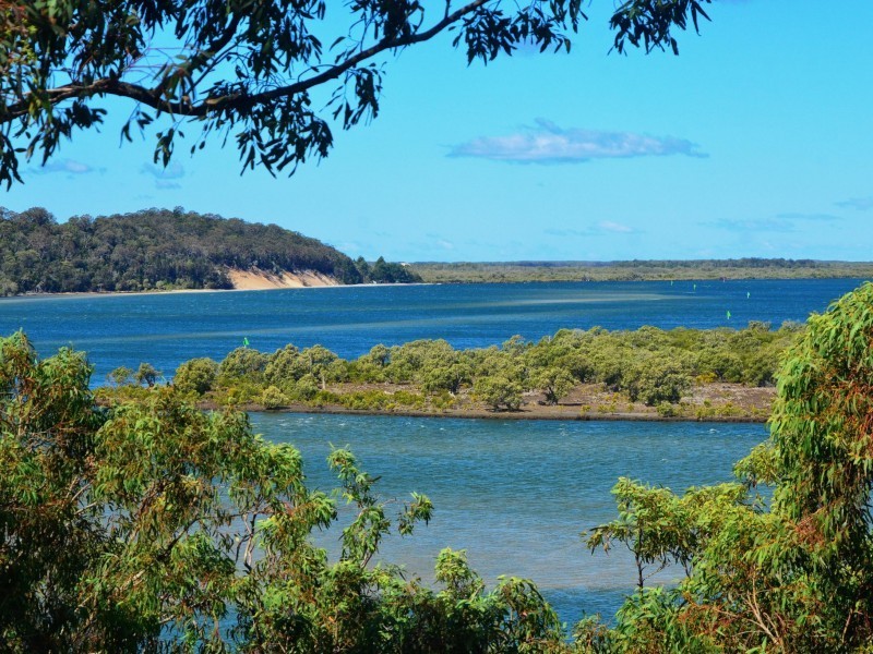 96 CRESCENT DVE, Russell Island QLD 4184