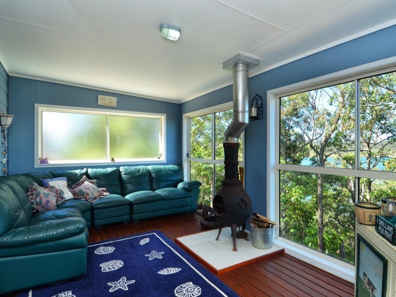 96 CRESCENT DVE, Russell Island QLD 4184
