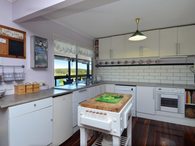 96 CRESCENT DVE, Russell Island QLD 4184