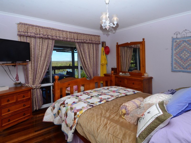 96 CRESCENT DVE, Russell Island QLD 4184