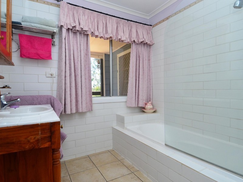 96 CRESCENT DVE, Russell Island QLD 4184