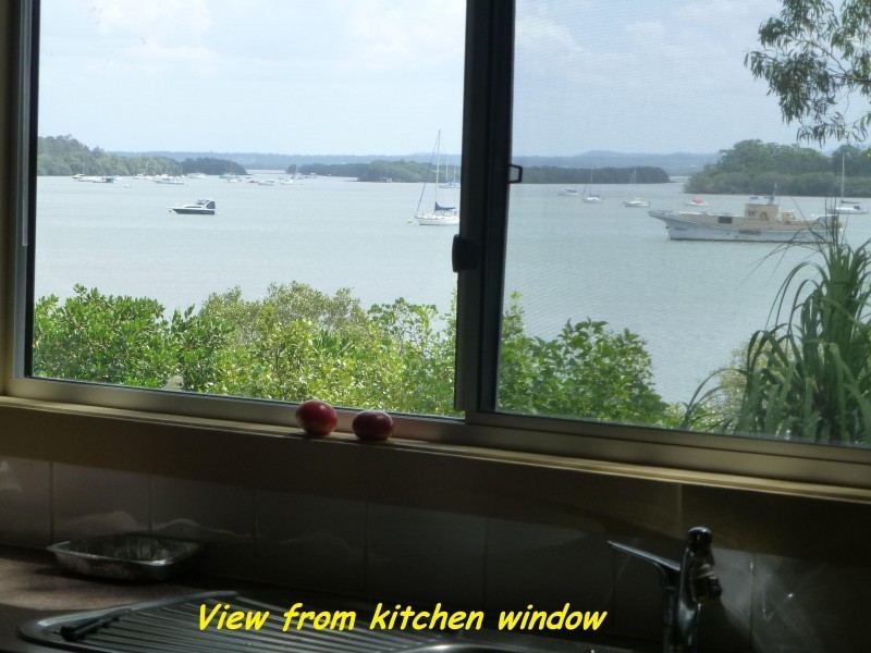 52-54 TENANNE ST, Russell Island QLD 4184