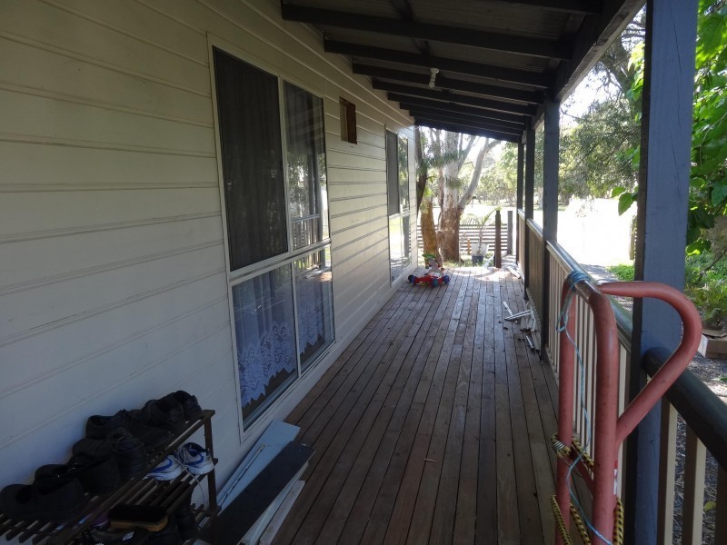 4 PHARLAP STREET, Russell Island QLD 4184