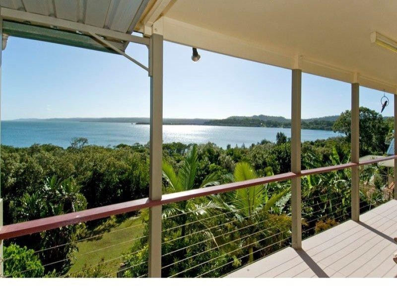 33 Bay Drive, Russell Island QLD 4184